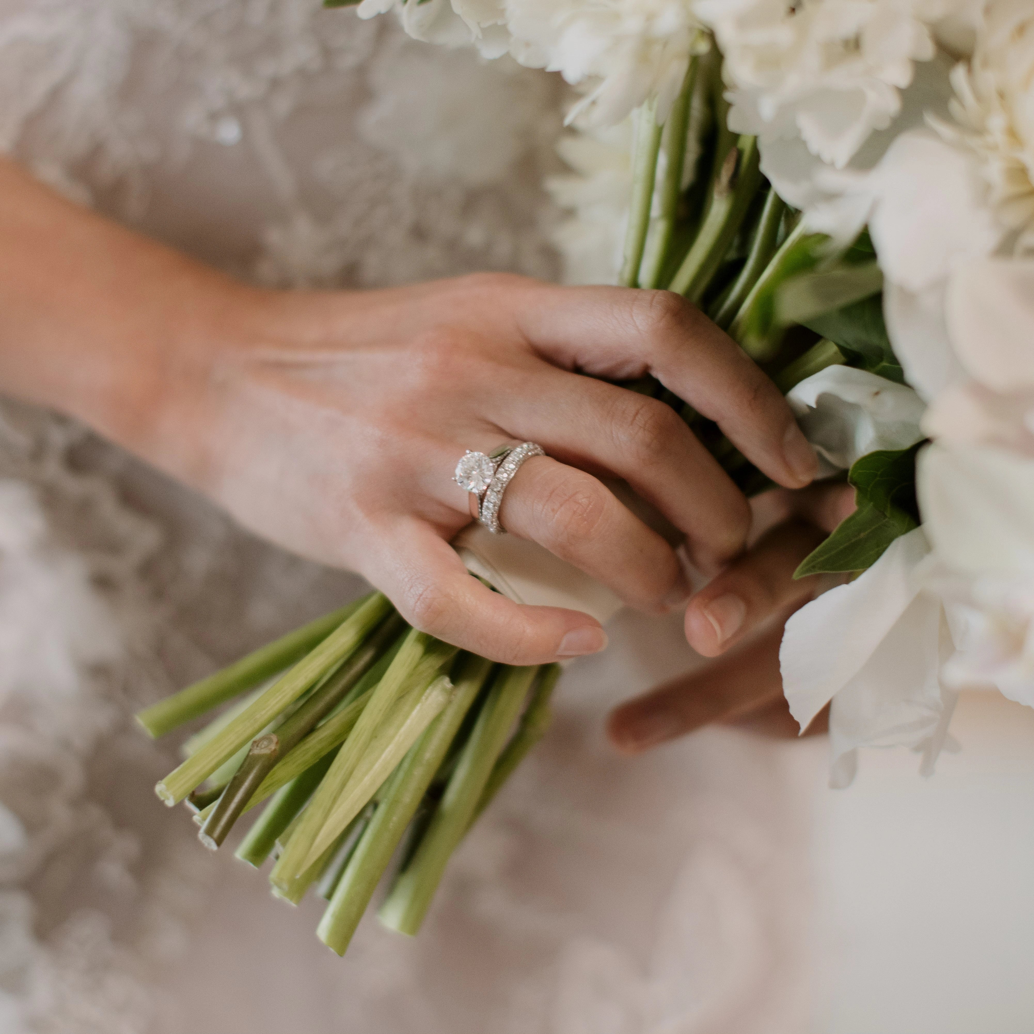 Round Diamond Engagement Ring